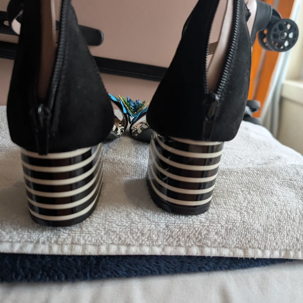 Betsey Johnson Black and White Floral Heels - Picture 13 of 16